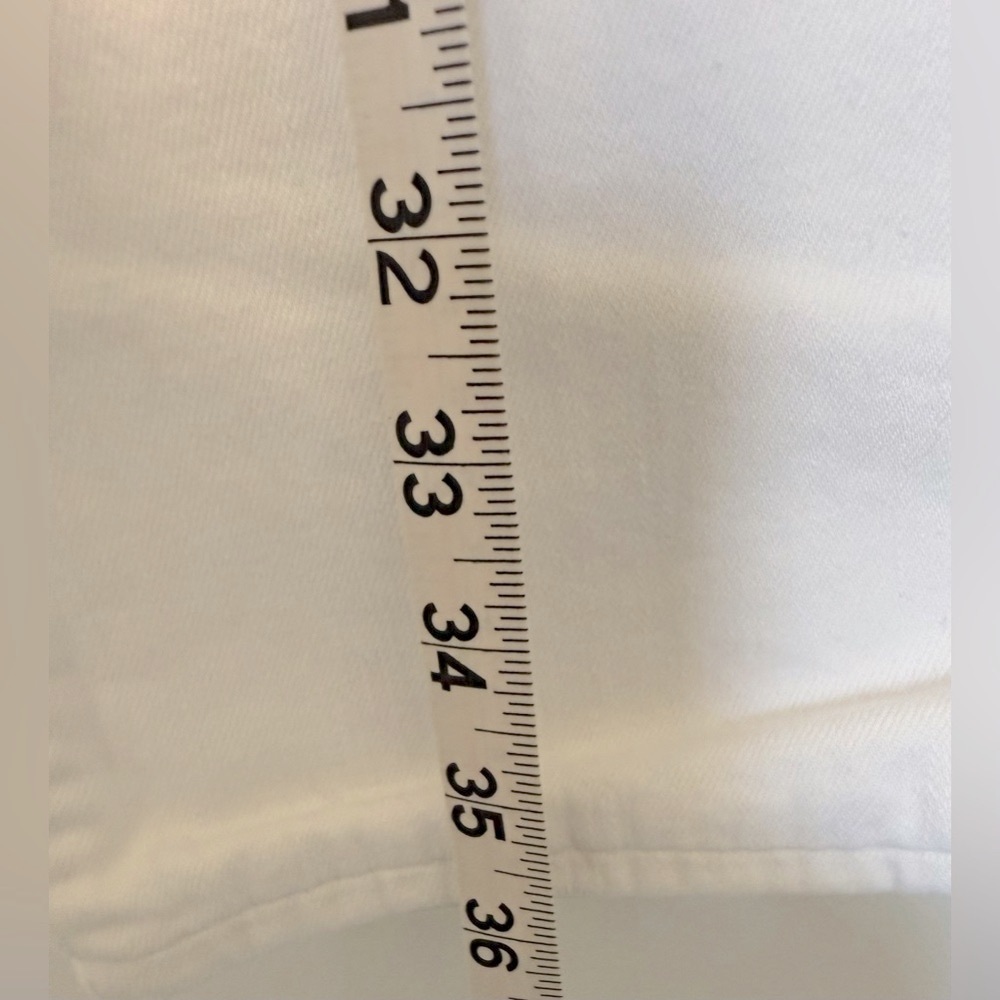 Levi's White Straight Leg Jeans - never worn - Picture 7 of 12